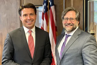 AU President Jon Peede (right) with City of Ashland Mayor Matt Miller (left)